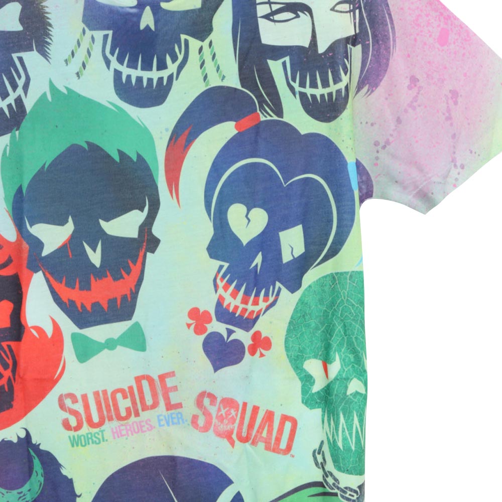 
                  
                    SUICIDE SQUAD スーサイドスクワッド (ジョーカー 新作公開 ) - POSTER SUBLIMATION / Tシャツ / メンズ 【公式 / オフィシャル】
                  
                