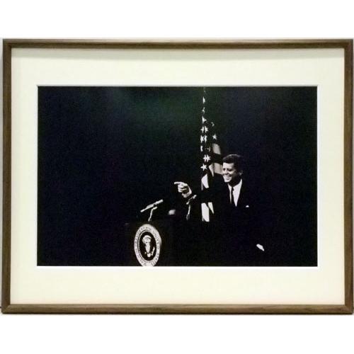 JOHN F. KENNEDY - Pointing