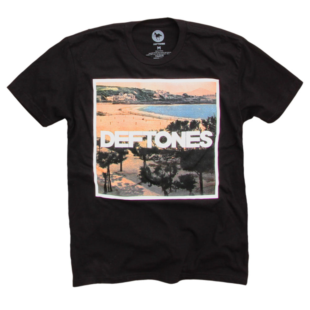 
                  
                    DEFTONES デフトーンズ - California 2015 Tour / バックプリントあり / Tシャツ / メンズ 【公式 / オフィシャル】
                  
                