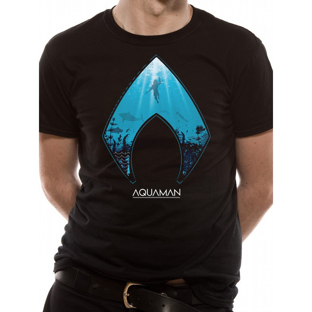 AQUAMAN アクアマン Logo And Symbol Tシャツ / メンズ 公式 オフィシャル