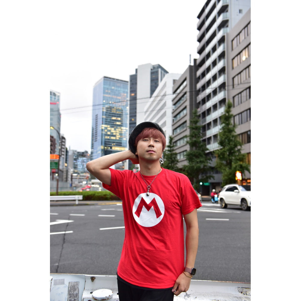 
                  
                    SUPER MARIO スーパーマリオ - Mario Badge　 / Tシャツ / メンズ 【公式 / オフィシャル】
                  
                