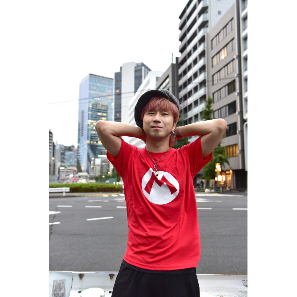 
                  
                    SUPER MARIO スーパーマリオ - Mario Badge　 / Tシャツ / メンズ
                  
                