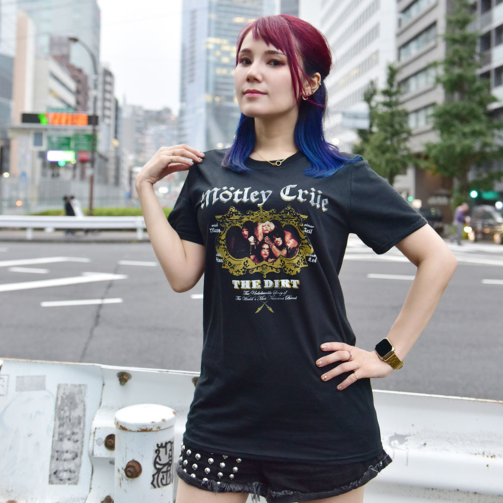 
                  
                    MOTLEY CRUE モトリークルー - THE DIRT 【限定モデル】 / Tシャツ / メンズ 【公式 / オフィシャル】
                  
                