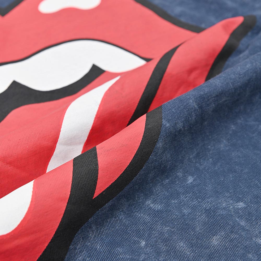 
                  
                    ROLLING STONES ローリングストーンズ (デビュー作 60周年 ) - Classic Tongue / Black Label（ブランド） / Snow Wash / Tシャツ / メンズ 【公式 / オフィシャル】
                  
                