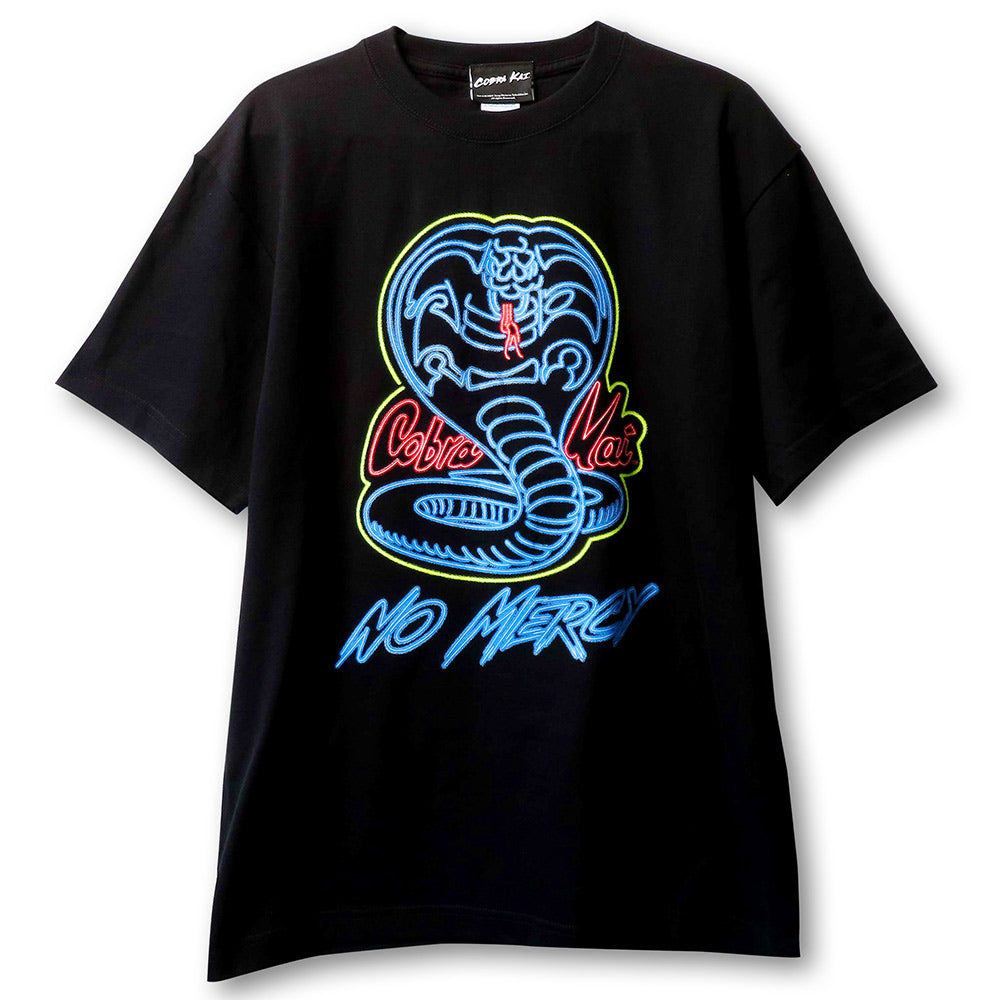 
                  
                    COBRA KAI コブラ会 (シーズン6 配信 ) -  NEON LOGO / PGS限定デザイン / Tシャツ / メンズ 【公式 / オフィシャル】
                  
                