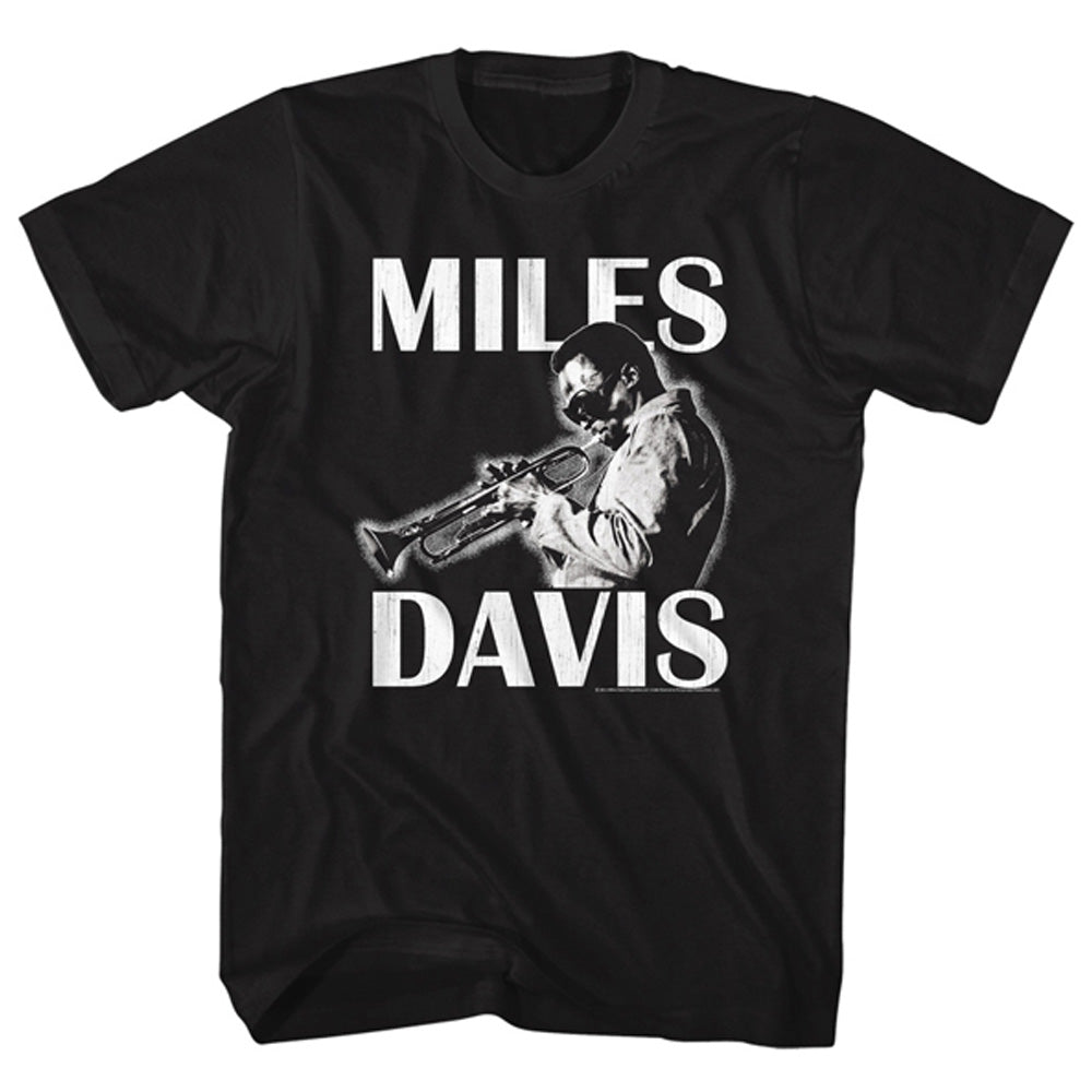 MILES DAVIS マイルスデイヴィス (初来日 50周年 ) - PLAYING THE TRUMPET / Tシャツ / メンズ 【公式 / オフィシャル】