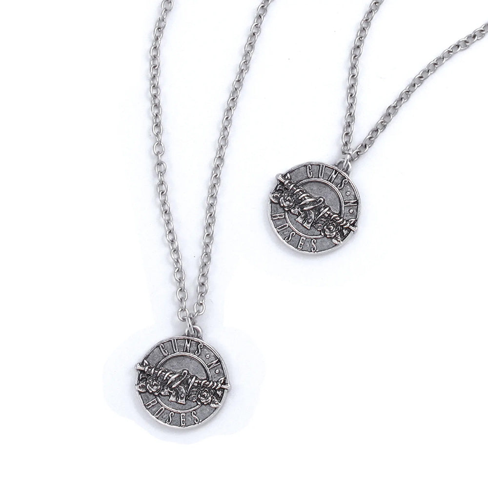 
                  
                    GUNS N ROSES ガンズアンドローゼズ - Disc Logo Necklace & Bracelet Set / ネックレス 【公式 / オフィシャル】
                  
                