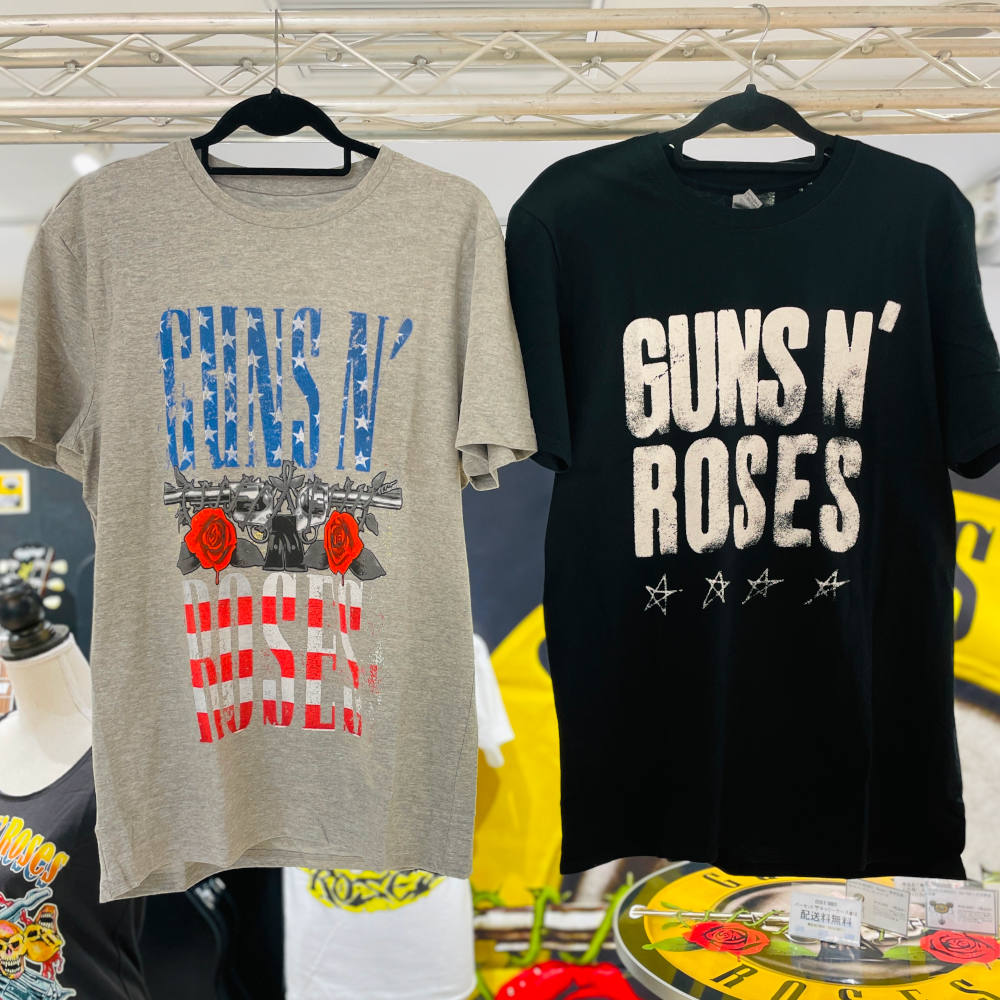 
                  
                    GUNS N ROSES ガンズアンドローゼズ - Paradise City Stars / バックプリントあり / Tシャツ / メンズ 【公式 / オフィシャル】
                  
                