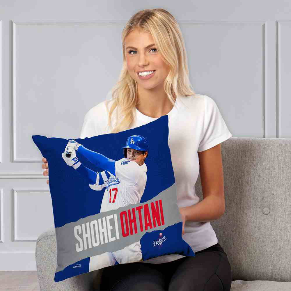 
                  
                    SHOHEI OHTANI 大谷翔平 - Los Angeles Dodgers MLBPA Player Double-Sided Decorative Pillow / 寝具 【公式 / オフィシャル】
                  
                