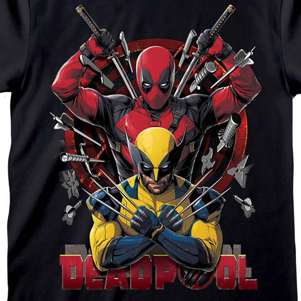 
                  
                    DEADPOOL デッドプール (新作 公開記念 ) - Deadpool/Wolverine Weapons / Tシャツ / メンズ 【公式 / オフィシャル】
                  
                