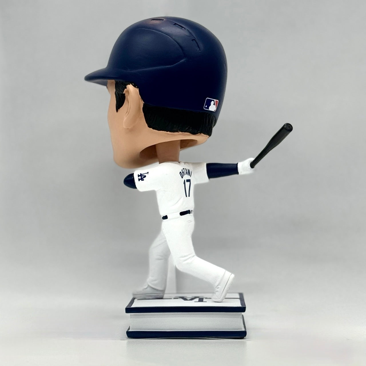 
                  
                    SHOHEI OHTANI 大谷翔平 - MLB公式 LOS ANGELES DODGERS / ホームユニフォーム / 約24.13cm / 限定 / フィギュア・人形 【公式 / オフィシャル】
                  
                