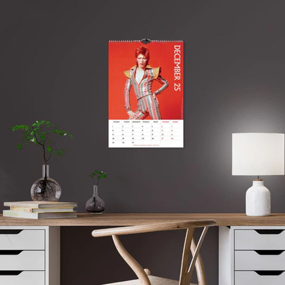 
                  
                    【予約商品】 DAVID BOWIE デヴィッドボウイ - 2025 A3 CALENDAR / カレンダー・ダイアリー
                  
                