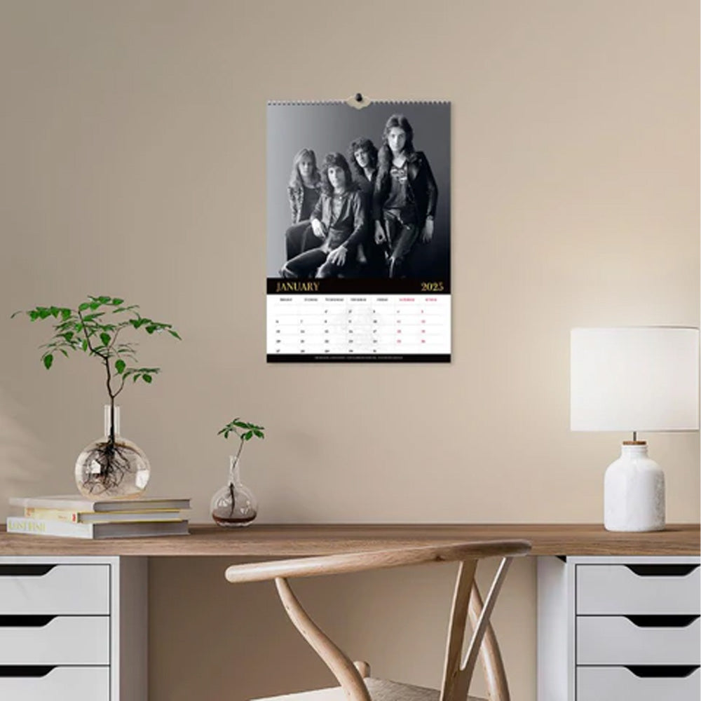 
                  
                    【予約商品】 QUEEN クイーン - 2025 A3 CALENDAR / カレンダー・ダイアリー
                  
                