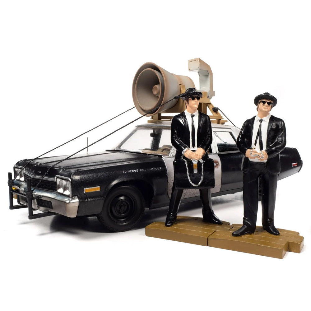 BLUES BROTHERS - (John Belushi 生誕 75周年 ) - 1974 Dodge Monaco Police Pursuit 1:18 Scale Die-Cast Metal Vehicle with Figures