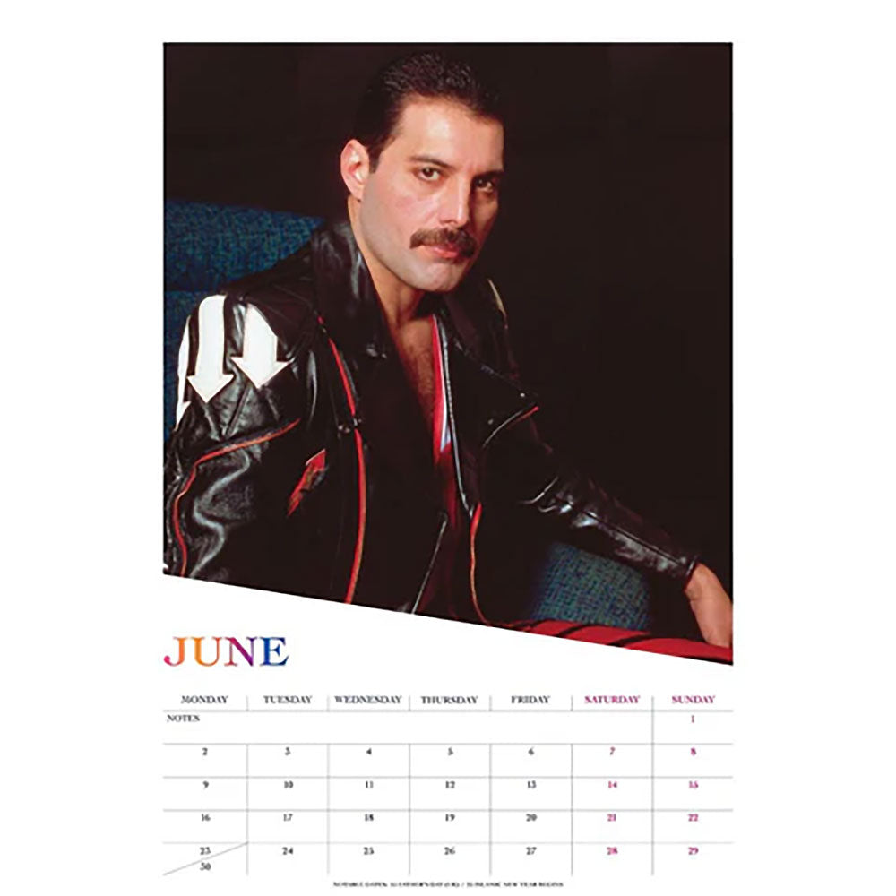 
                  
                    QUEEN クイーン (結成 55周年 ) - FREDDIE MERCURY 2025 A3 CALENDAR / カレンダー・ダイアリー
                  
                